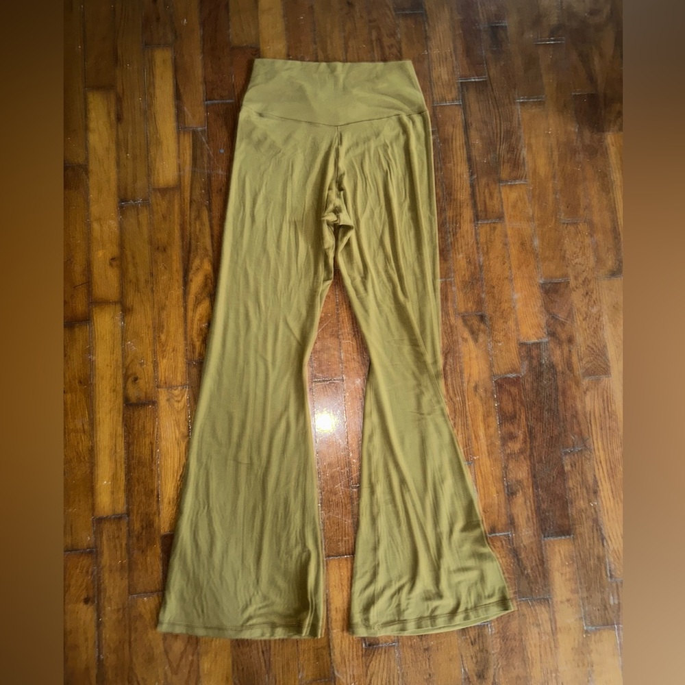 Aerie off line flare crossover leggings! Size XL!